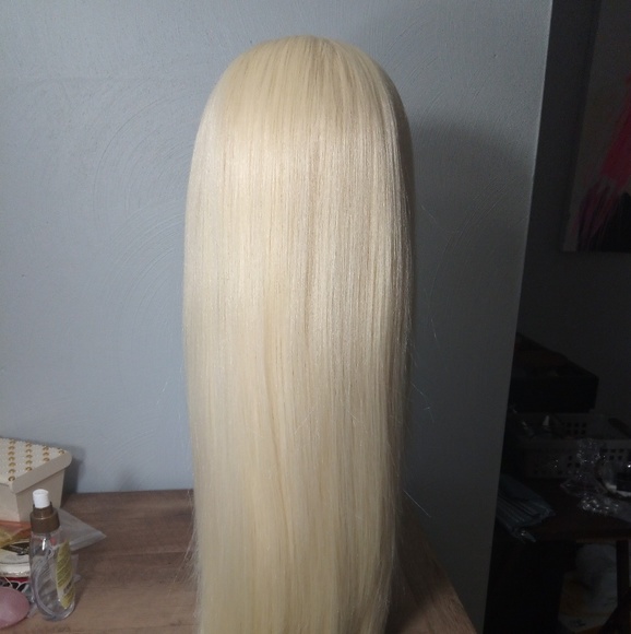Blonde Synthetic Human Hair 30 inch Lace Front Wig - Picture 6 of 8